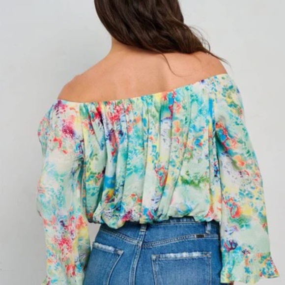 WOMEN'S LONG BELL SLEEVE FLORAL BLOUSE - Picture 4 of 4